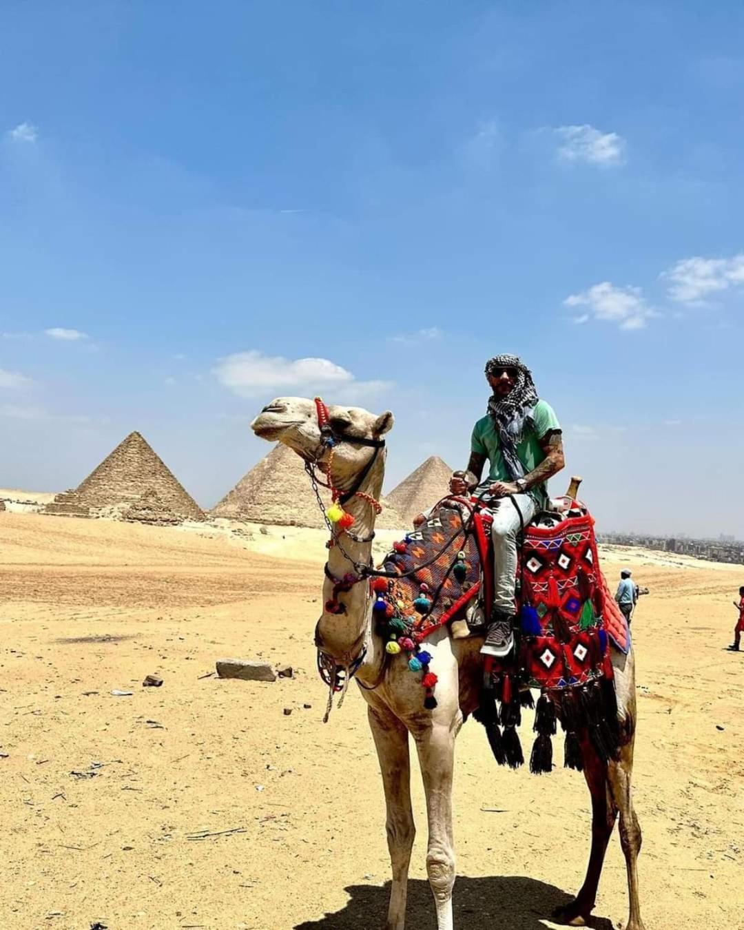 Mesho Falcon Pyramids View Inn Kafret el-Gabal Exterior foto