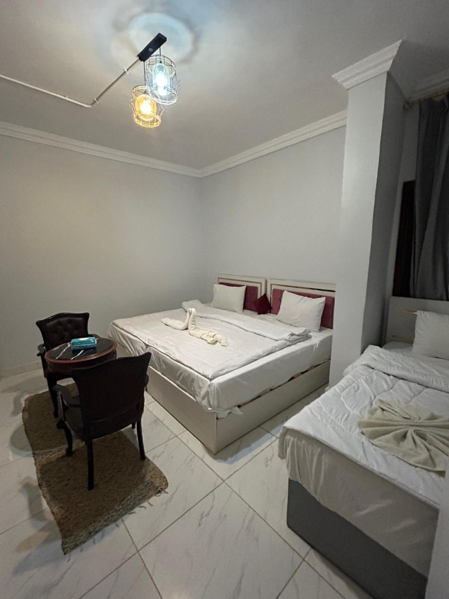 Mesho Falcon Pyramids View Inn Kafret el-Gabal Exterior foto